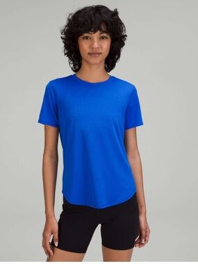 lululemon High-Neck Running and Training T-Shirt
Blazer Blue size 14